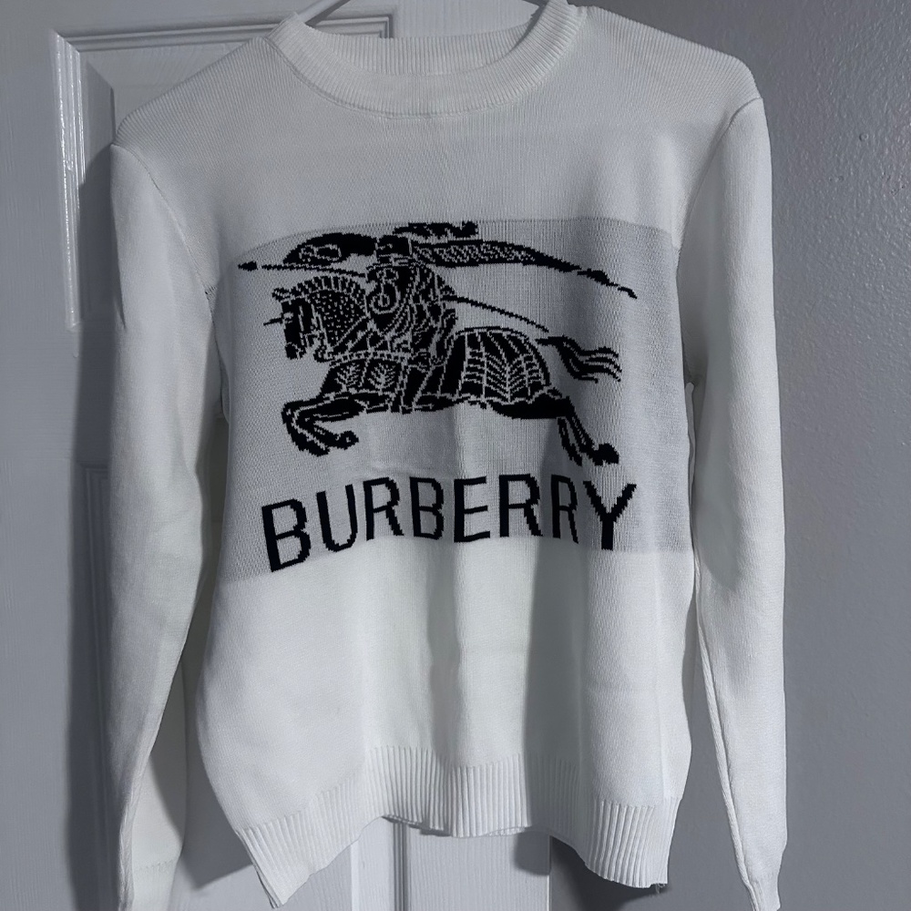 Sweaters - Picture 11 of 11